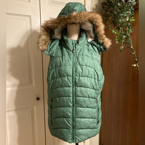 GreenTea Jackets & Blazers - Green Tea faux fur puffer vest size XXLARGE